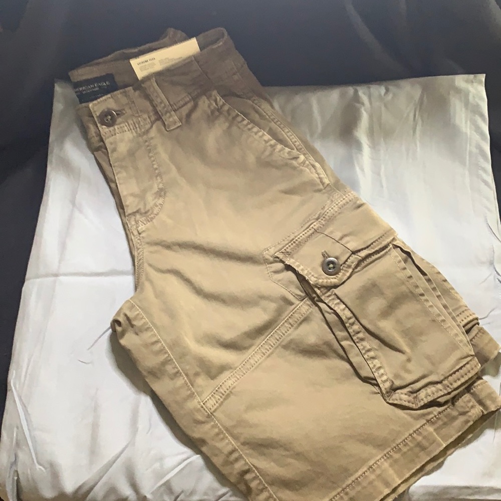 NWT AE Cargo Shorts 26